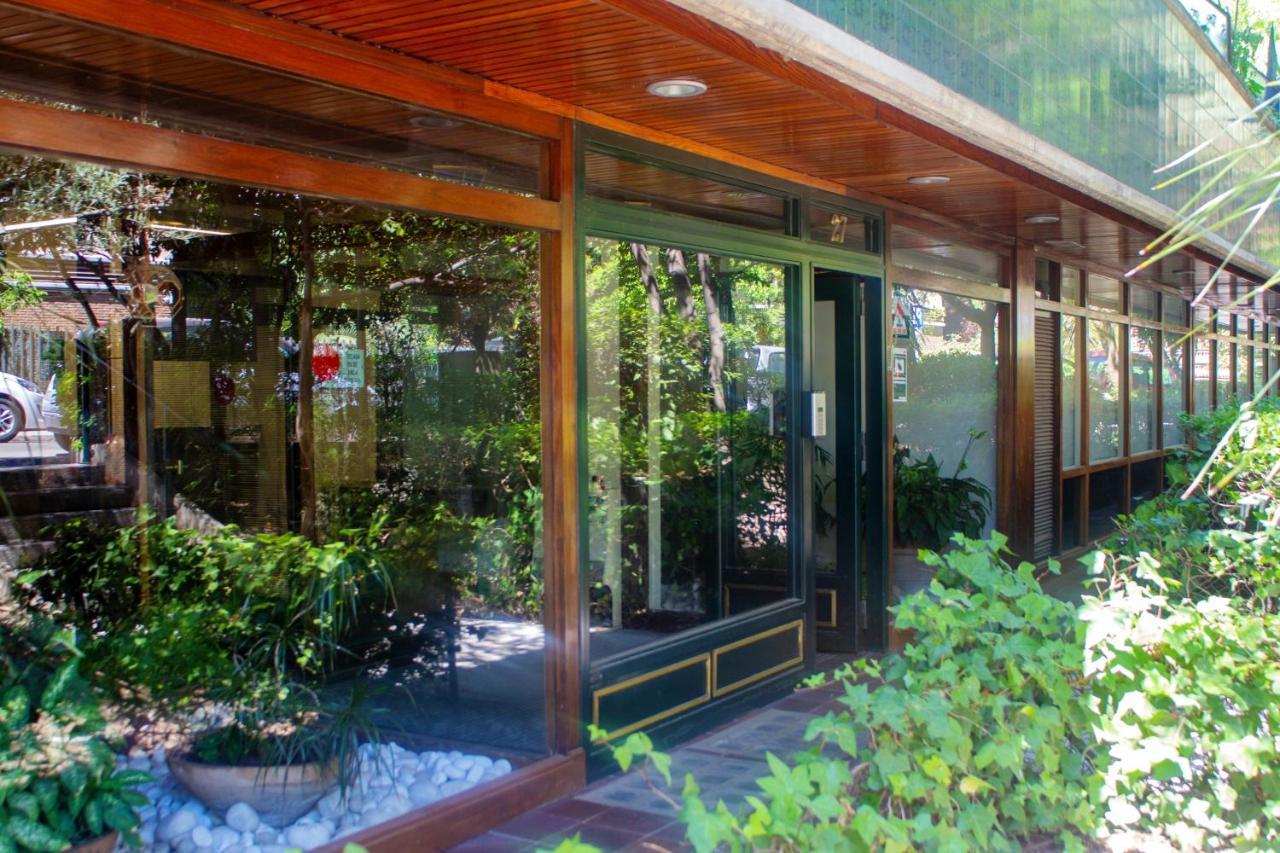 Comfortable And Accessible In 35 M² Shared Pool